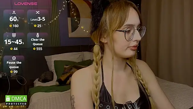 Snapshot of AdeLuna chatting on 02/08/26, 09:23 AdeLuna online show from 02/08/26, 09:23