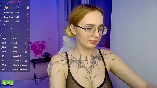 AdeLuna online show from 05/01/26, 09:09