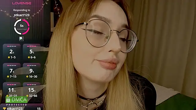 Snapshot of AdeLuna chatting on 02/05/26, 09:32 AdeLuna online show from 02/05/26, 09:32