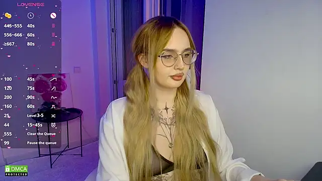 AdeLuna online show from 04/26/26, 09:12
