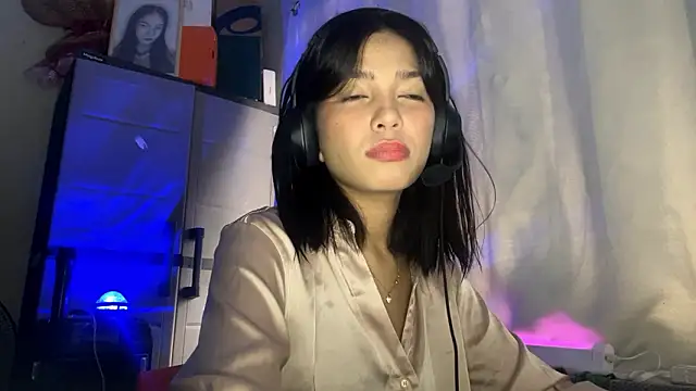 ConstancePorrini online show from 02/12/26, 07:30