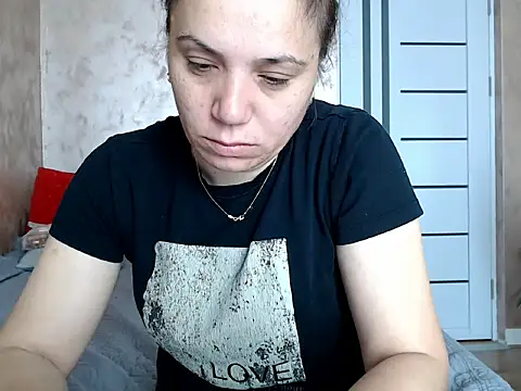 LorraGrey online show from 04/29/26, 06:06