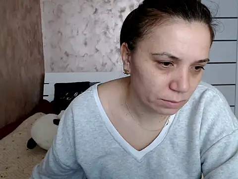 LorraGrey online show from 03/05/26, 06:32