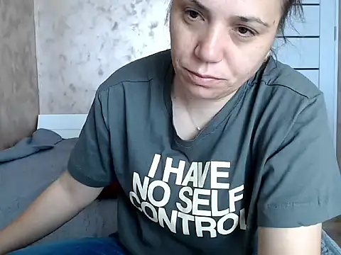 LorraGrey online show from 04/27/26, 06:11