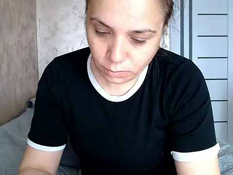 LorraGrey online show from 05/20/26, 06:10