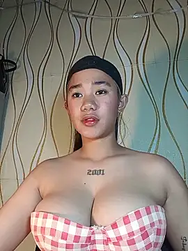 Snapshot of morena_joy69 chatting on 06/07/26, 03:17 morena joy69 online show from 06/07/26, 03:17