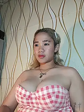 Snapshot of morena_joy69 chatting on 07/05/26, 08:54 morena joy69 online show from 07/05/26, 08:54