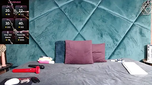 LannaQuinn online show from 04/15/26, 03:12