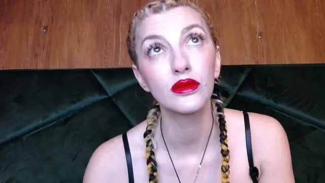 Snapshot of LannaQuinn chatting on 02/26/26, 03:39 LannaQuinn online show from 02/26/26, 03:39