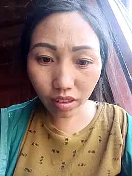 hot-luna- online show from 04/12/26, 09:12