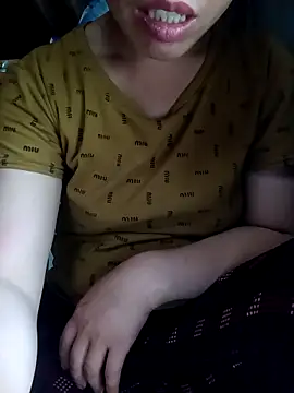 hot-luna- online show from 04/13/26, 10:08