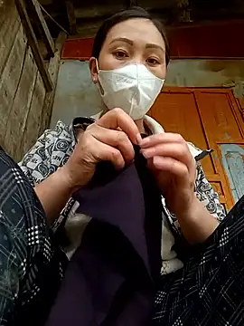 hot-luna- online show from 04/01/26, 01:08