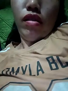 hot-luna- online show from 04/16/26, 12:39