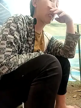 Snapshot of hot-luna- chatting on 02/20/26, 06:26 hot-luna- online show from 02/20/26, 06:26