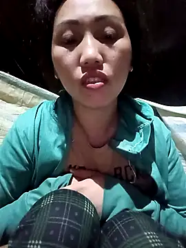 Snapshot of hot-luna- chatting on 02/23/26, 01:01 hot-luna- online show from 02/23/26, 01:01