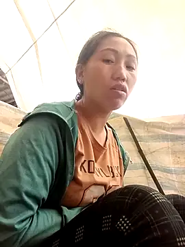 Snapshot of hot-luna- chatting on 02/24/26, 01:17 hot-luna- online show from 02/24/26, 01:17