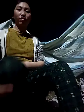 Snapshot of hot-luna- chatting on 02/18/26, 11:28 hot-luna- online show from 02/18/26, 11:28