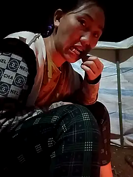 Snapshot of hot-luna- chatting on 02/19/26, 11:40 hot-luna- online show from 02/19/26, 11:40