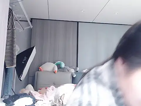 Snapshot of Tsuki-y chatting on 02/28/26, 02:28 Tsuki-y online show from 02/28/26, 02:28