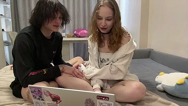 Snapshot of ZettaSewester chatting on 02/05/26, 12:23 ZettaSewester online show from 02/05/26, 12:23