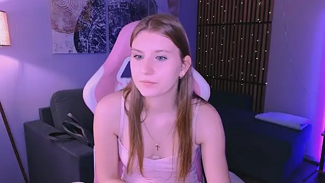 Caroline Desire  online show from 04/03/26, 07:48