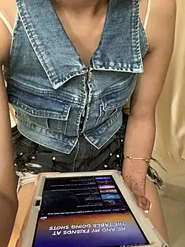 HEENA-STRIP online show from 02/24/26, 07:20