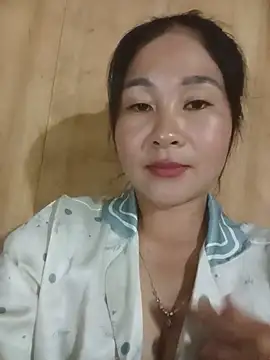 Snapshot of Dunk-namic chatting on 07/16/26, 03:31 Dunk-namic online show from 07/16/26, 03:31