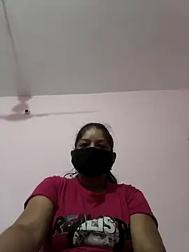 Suhanahotty1 online show from 02/14/26, 09:48