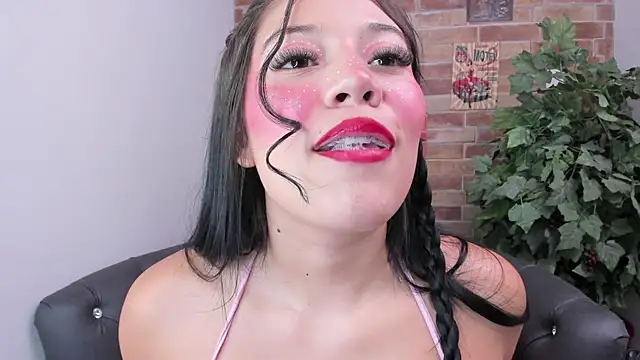 Snapshot of foxy_vera chatting on 07/10/26, 11:10 foxy vera online show from 07/10/26, 11:10