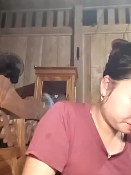 Snapshot of emlylyxinh chatting on 02/25/26, 07:25 emlylyxinh online show from 02/25/26, 07:25