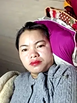 Snapshot of emlylyxinh chatting on 02/05/26, 01:45 emlylyxinh online show from 02/05/26, 01:45