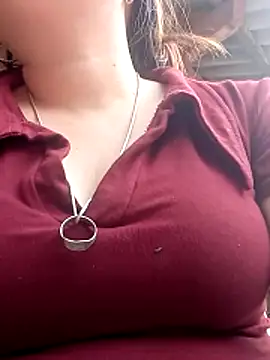 Snapshot of emlylyxinh chatting on 02/13/26, 09:31 emlylyxinh online show from 02/13/26, 09:31