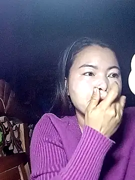 Snapshot of emlylyxinh chatting on 02/19/26, 06:05 emlylyxinh online show from 02/19/26, 06:05