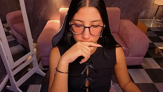 Sophie jones b online show from 05/02/26, 12:32