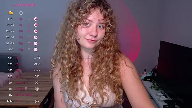Snapshot of Milounee chatting on 06/14/26, 07:42 Milounee online show from 06/14/26, 07:42