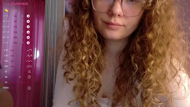 Snapshot of Milounee chatting on 02/28/26, 06:57 Milounee online show from 02/28/26, 06:57