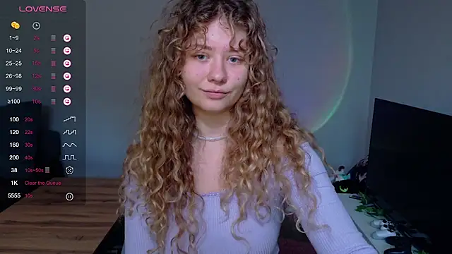 Snapshot of Milounee chatting on 07/11/26, 08:14 Milounee online show from 07/11/26, 08:14