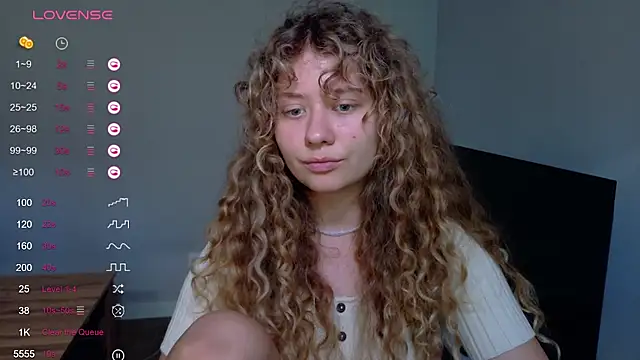 Snapshot of Milounee chatting on 07/10/26, 02:28 Milounee online show from 07/10/26, 02:28