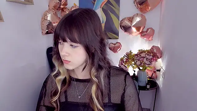 Snapshot of GentleTeas chatting on 02/05/26, 06:37 GentleTeas online show from 02/05/26, 06:37