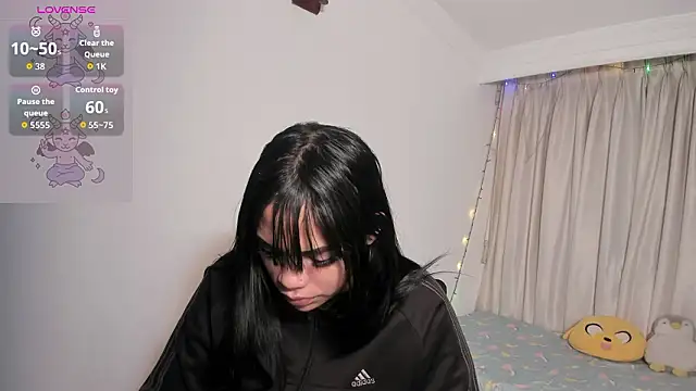 Snapshot of kendall_hernandez chatting on 02/23/26, 01:55 kendall hernandez online show from 02/23/26, 01:55