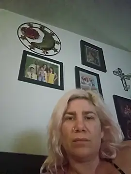 Icequeen1981 online show from 02/02/26, 05:01