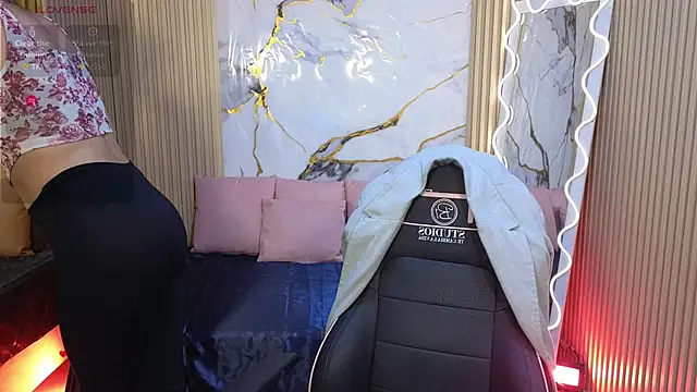 Athenaa tay online show from 02/18/26, 07:32