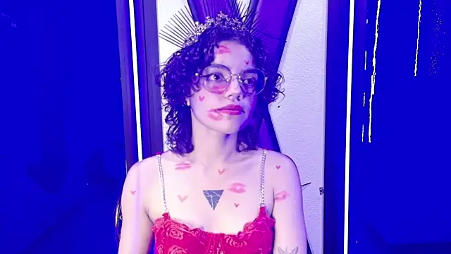 Snapshot of KittyLatina_02 chatting on 02/14/26, 01:39 KittyLatina 02 online show from 02/14/26, 01:39