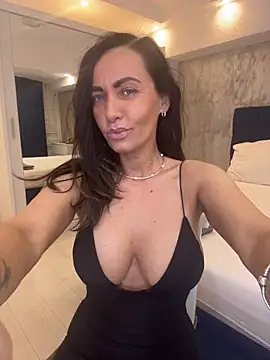 DivineAmely online show from 07/18/26, 03:42