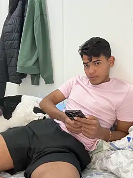 Snapshot of DavShi chatting on 02/14/26, 01:00 DavShi online show from 02/14/26, 01:00