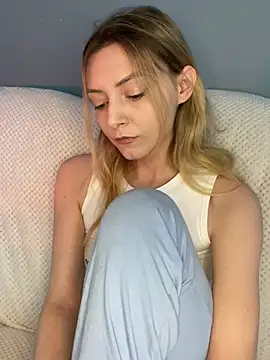 Leecey online show from 02/21/26, 06:48