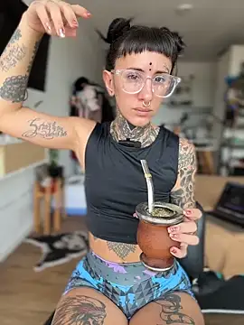 Snapshot of xsadtanas chatting on 02/26/26, 04:51 xsadtanas online show from 02/26/26, 04:51