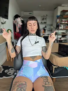 Snapshot of xsadtanas chatting on 02/24/26, 04:41 xsadtanas online show from 02/24/26, 04:41