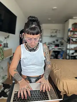 Snapshot of xsadtanas chatting on 02/09/26, 05:11 xsadtanas online show from 02/09/26, 05:11