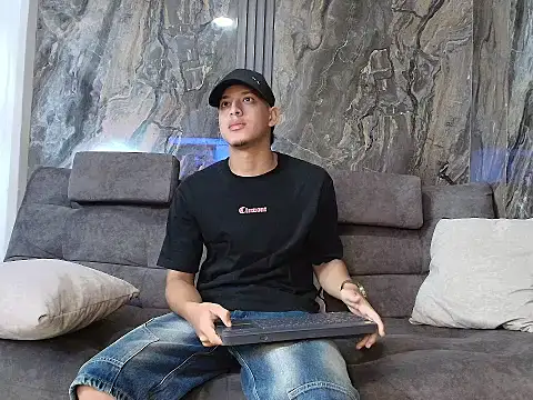 Snapshot of Noah_Blackk chatting on 02/20/26, 01:13 Noah Blackk online show from 02/20/26, 01:13